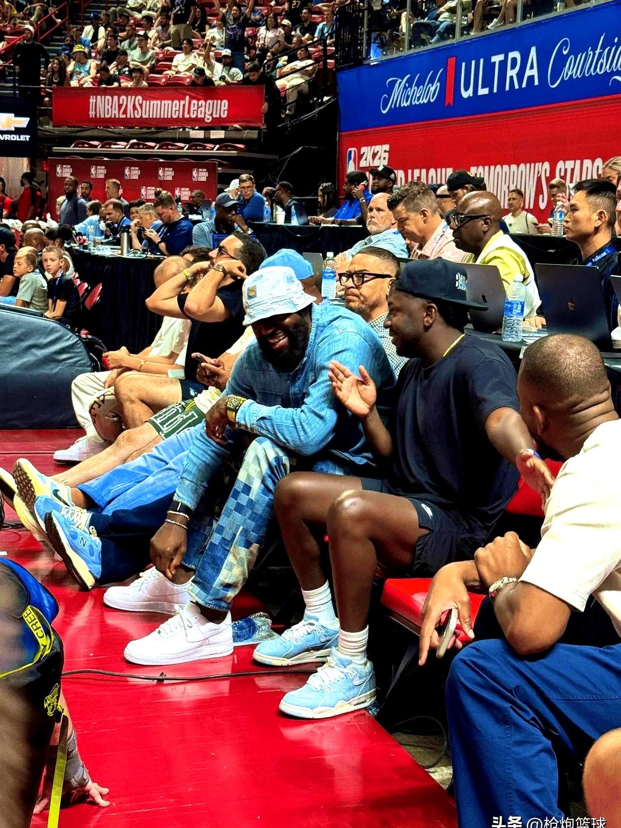 华体会首选平台包含转会期体能课后，洛杉矶湖人队长鼓劲备战欧篮联，质疑声仍在，控场能力受关注的词条