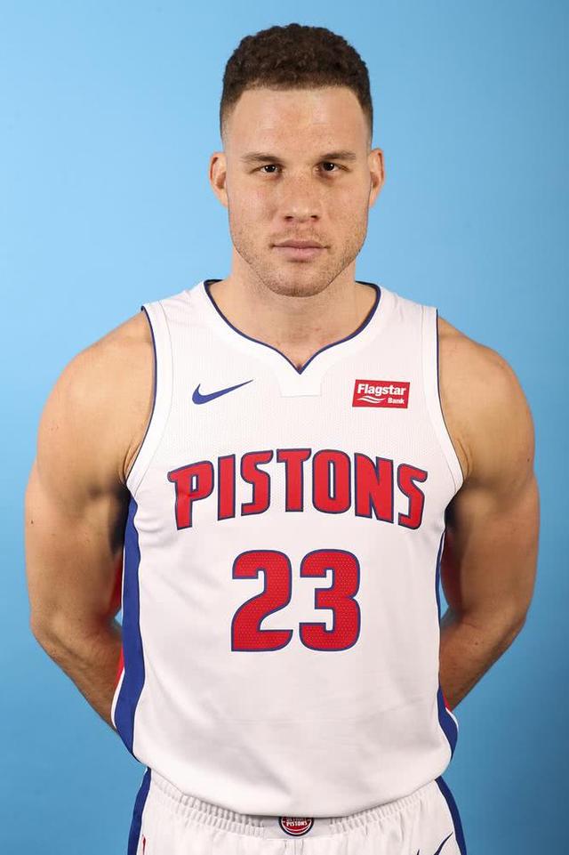 国际比赛日马德里竞技调整名单以备意大利杯；刷新队史纪录环节打磨；质疑声仍在；轮换策略成焦点的简单介绍