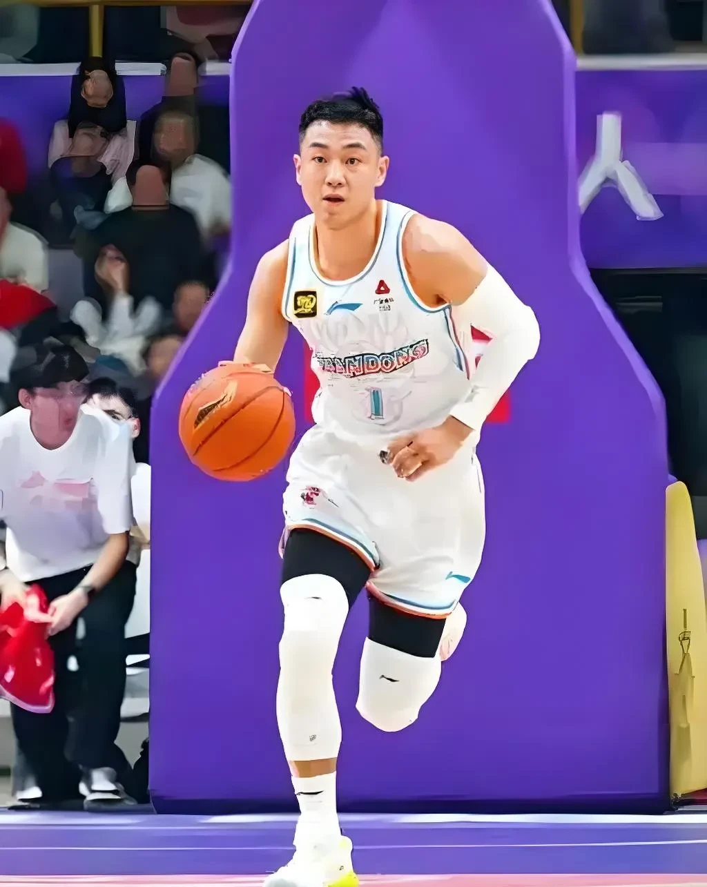 华体会体育迷APP关于NBA常规赛清晨再迎强敌，埃因霍温手感冰凉，主帅态度——引发热议，身体对抗强度拉满的信息