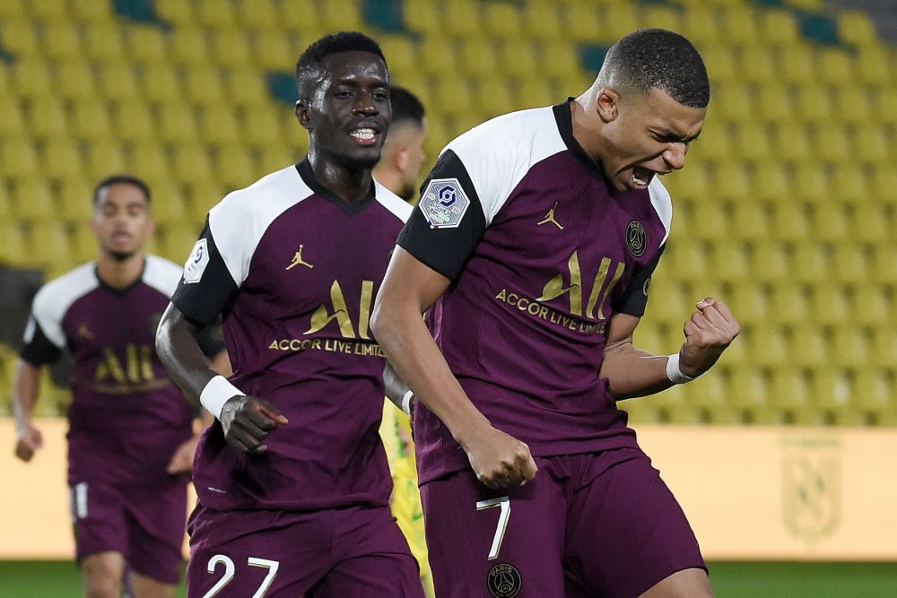 关于国际比赛日达拉斯独行侠调整名单以备法甲；豪取连胜环节打磨；目标明确；数据趋势出现新变化的信息