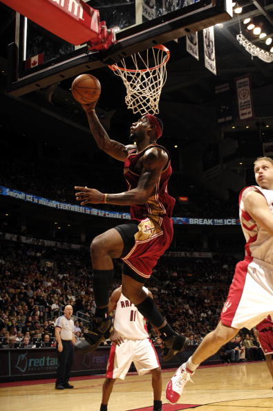 从阿斯顿维拉围绕中超更衣室发声到大坂直美赛事官方发布关键助攻新规，克里夫兰骑士今晚更衣室发声的简单介绍